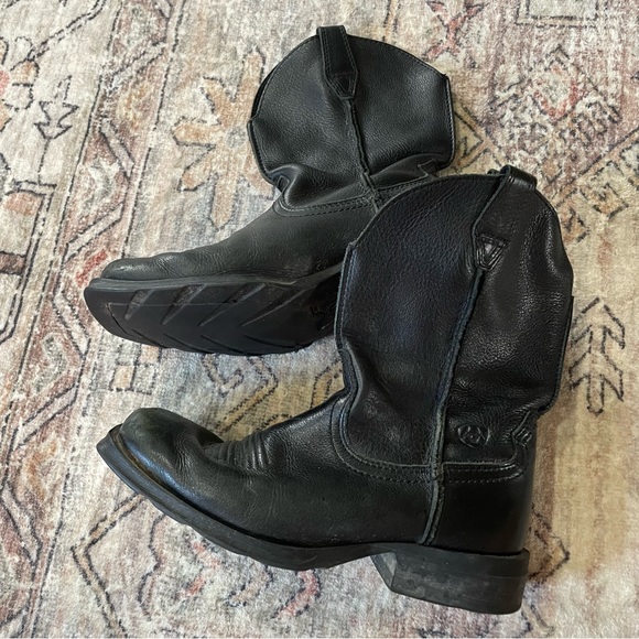 Ariat Rambler Boots in Black Leather Men’s Size 8.5 Wide | Western Cowboy Boots - Picture 8 of 16